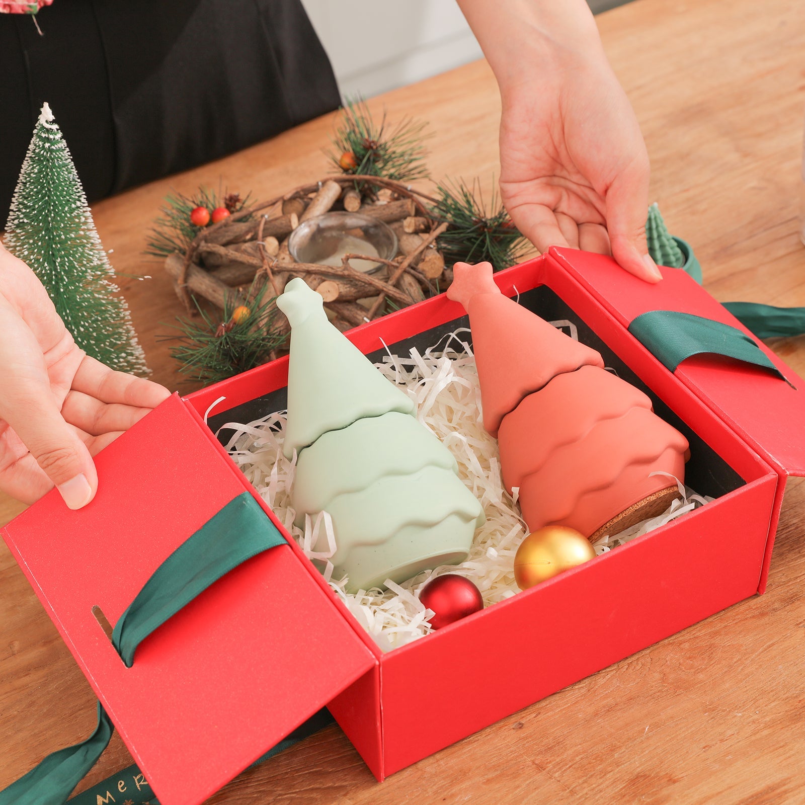 Crafting the Holiday Spirit: DIY Christmas Tree Candle Jars 🌟 - Boowan Nicole