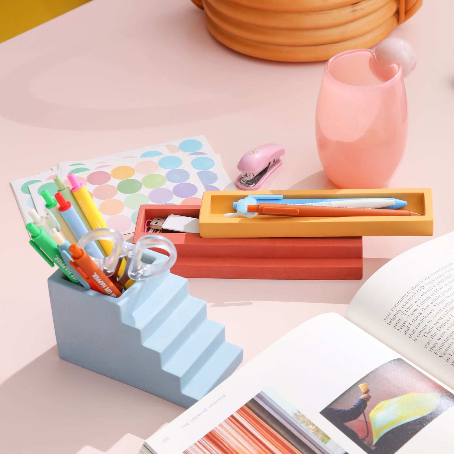 🖋️🏰 Crafting Elegance: A Step-by-Step Guide to Making a Stunning Staircase-Shaped Pen Holder 🏰🖋️