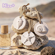 Azulmostaza × Boowan Nicole｜La Isla Bonita Scent Hanger Set on Coastal Rocks with Perfume Bottle - Boowan Nicole