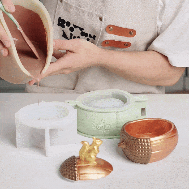 This video shows the making process of Woodland Nut Squirrel Candle Jar Silicone Mold - Boowan Nicole
