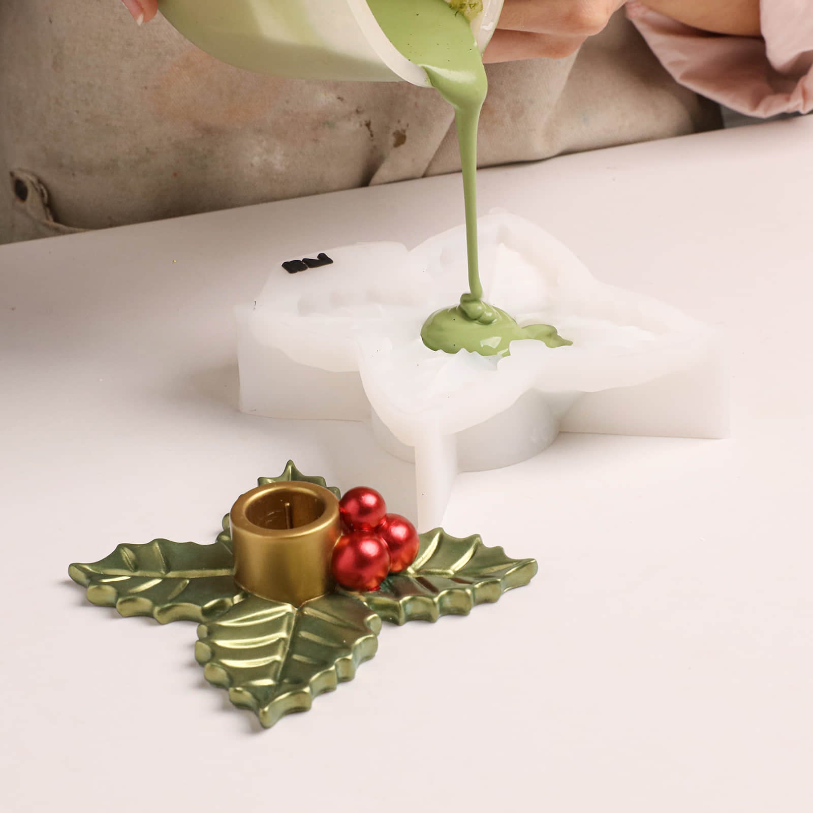 Azulmostaza × Boowan Nicole｜Christmas Holly Berry Candle Holder Silicone Mold