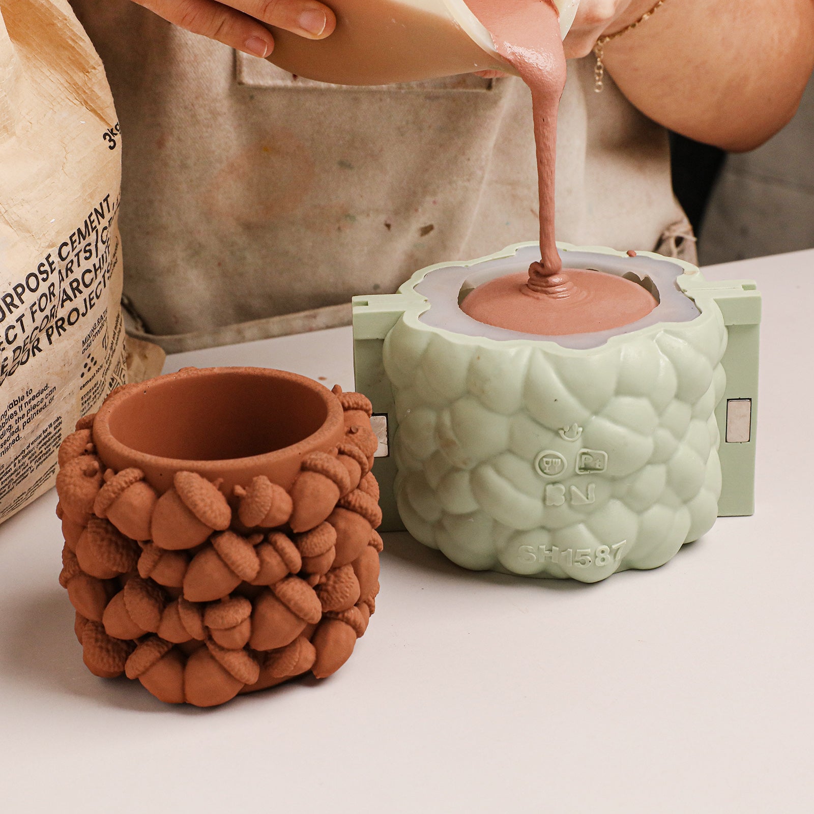 【Pre-sale】Woodland Acorn Candle Jar Silicone Mold
