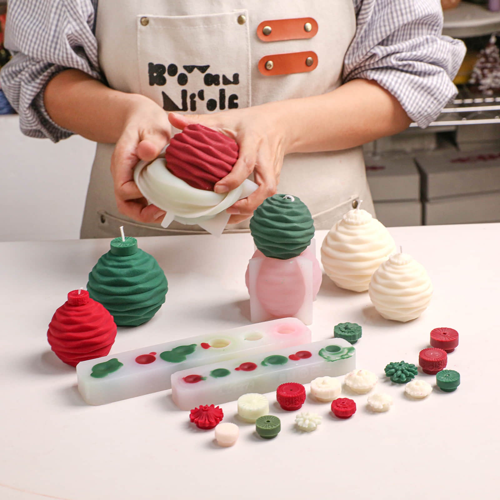 Ribbed Christmas Baubles Candle Silicone Mold Collection