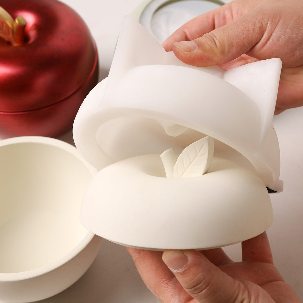 Studio82 x Boowan Nicole | Harvest Apple Candle Jar Silicone Mold