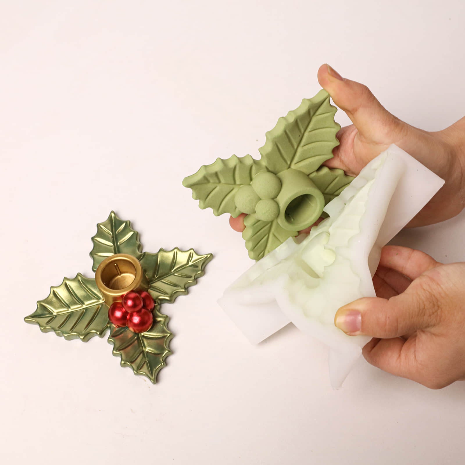 Azulmostaza × Boowan Nicole｜Christmas Holly Berry Candle Holder Silicone Mold