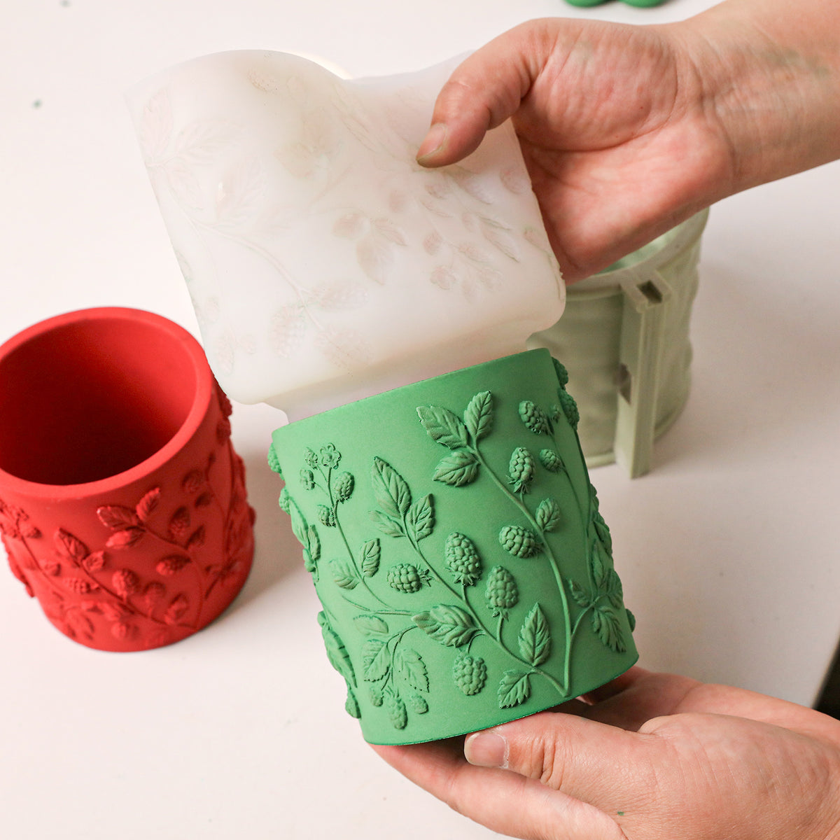Studio82 x Boowan Nicole | Berry Vine Candle Jar Silicone Mold