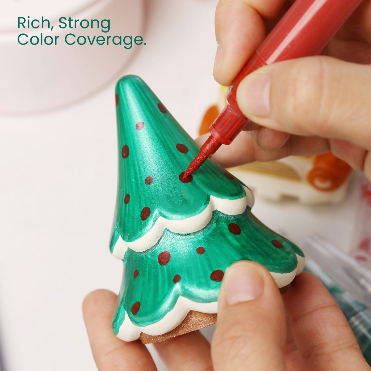 Applying OMNI Craft Pen to Christmas Tree Ornament - Boowan Nicole