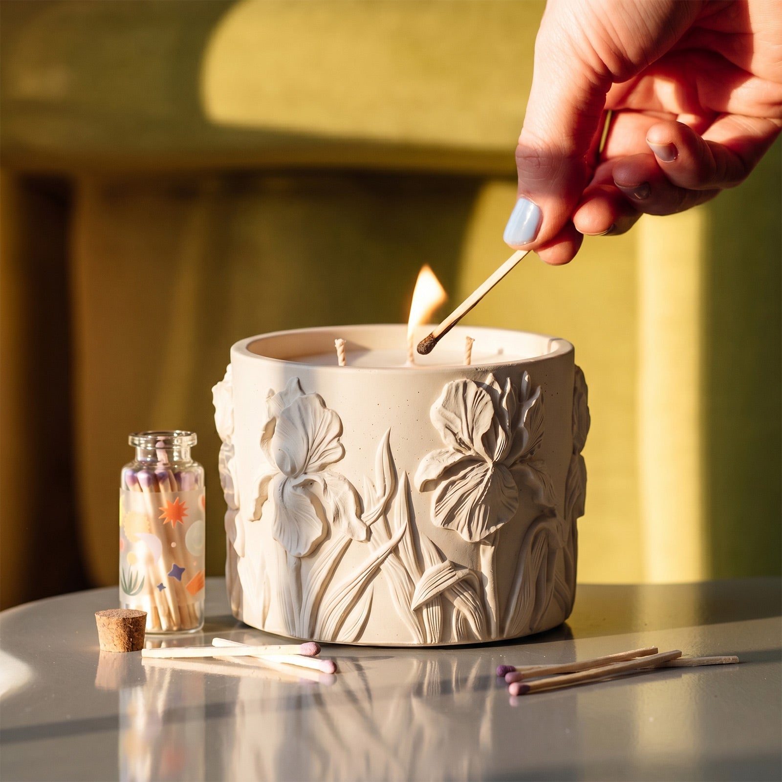 Studio82 x Boowan Nicole | Iris Flower Candle Jar Mold