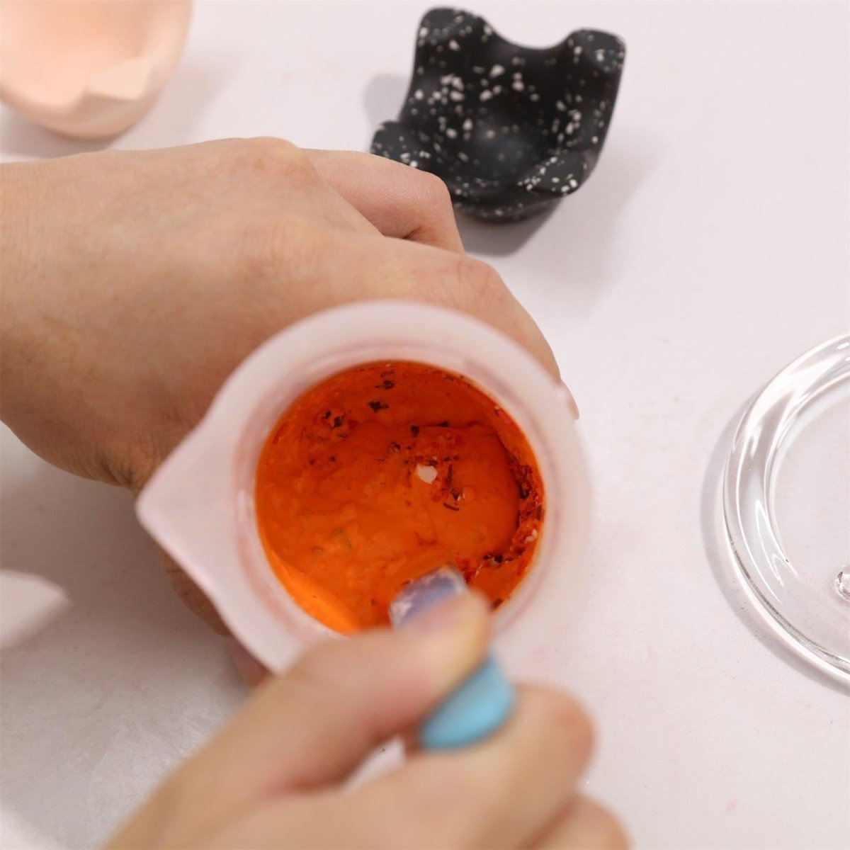 Mix terrazzo chips into the prepared Boowannite mixture and stir evenly  Boowan Nicole