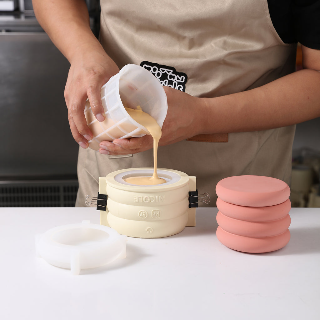Make macaron candle jars with a silicone mold set that brings convenience and fun to crafting.