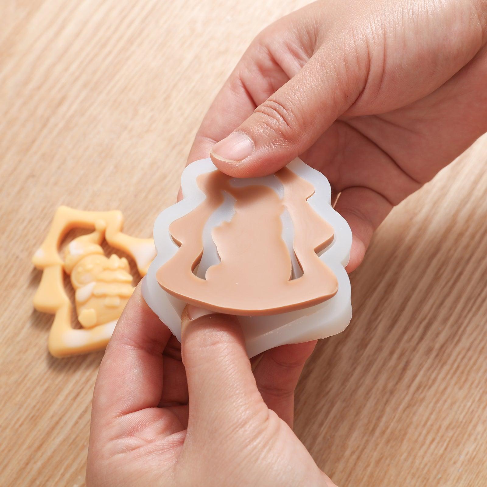 The finished Tree-Hugged Snow Friend Candle Jar Decoration comes out of the silicone mold-Boowan Nicole