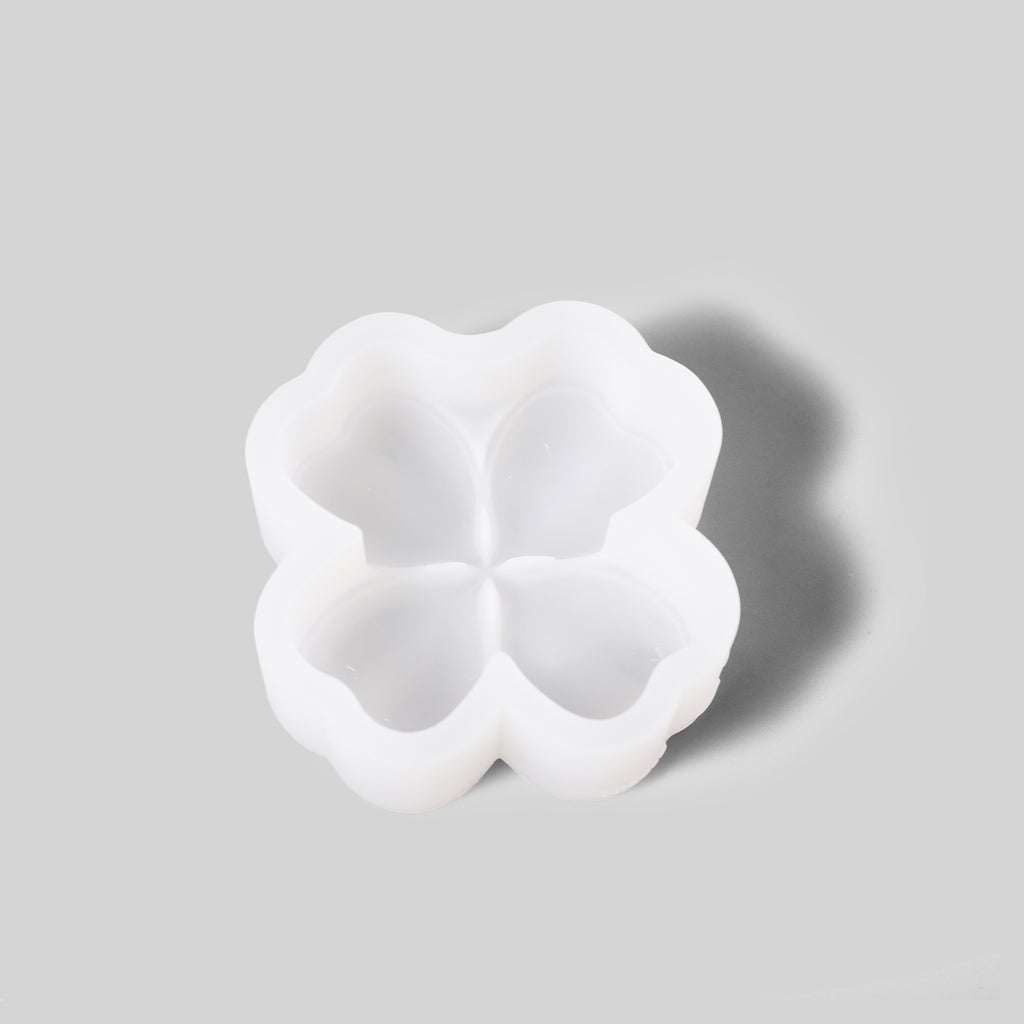 White Silicone Mold for Making Four-Leaf Clover Harmony Candle - Boowan Nicole