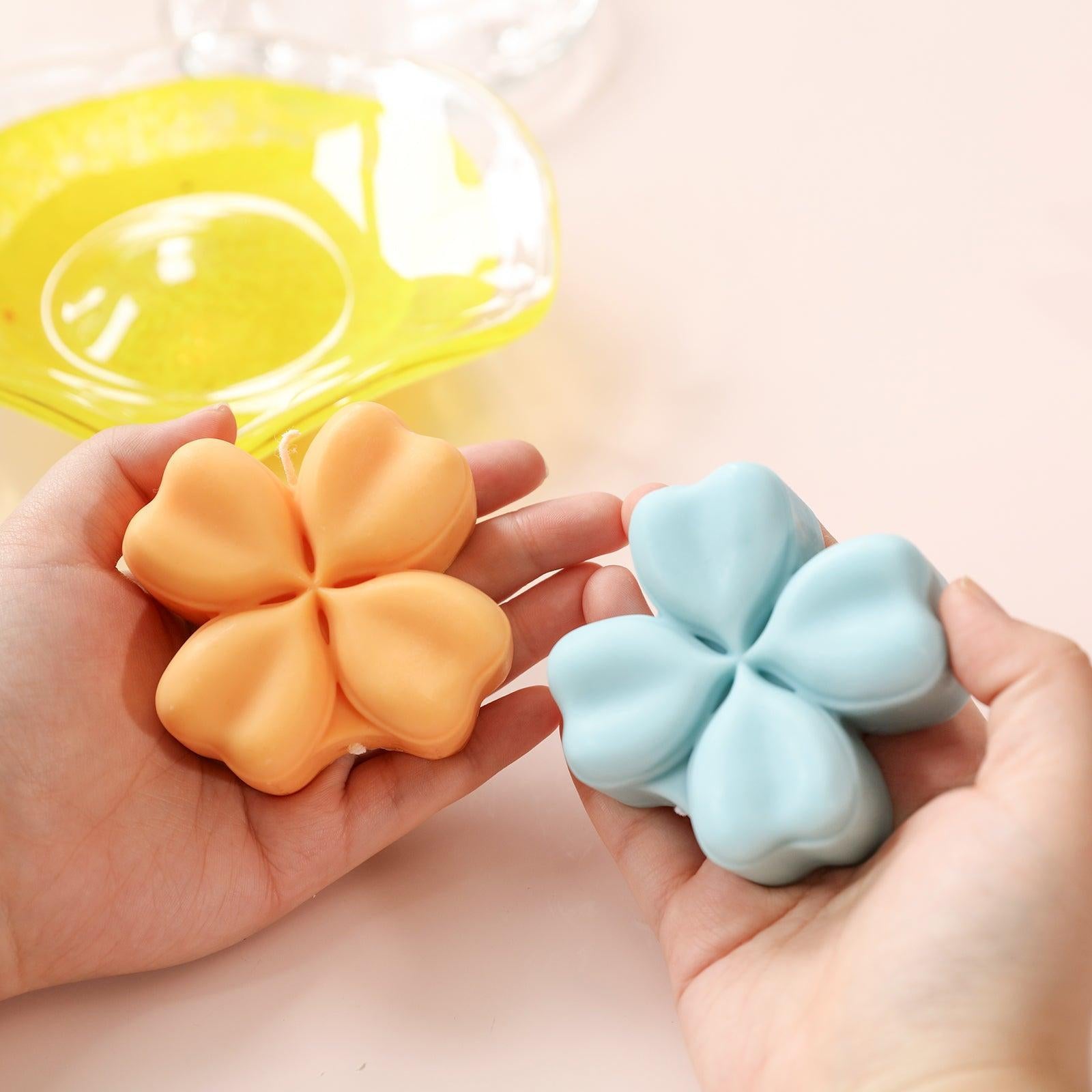 Handheld Display Yellow and Blue Four-Leaf Clover Candle-Boowan Nicole