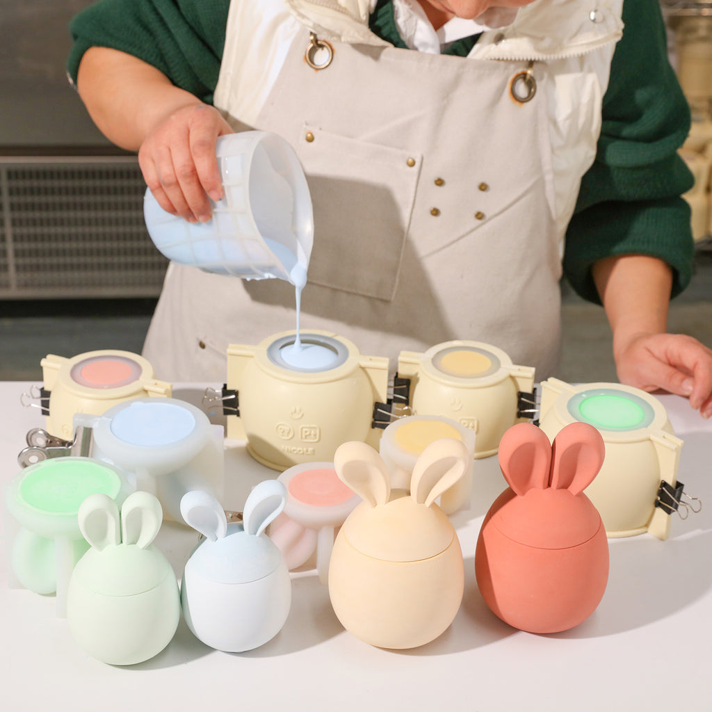 Making Easter bunny candle jars with a silicone mold set