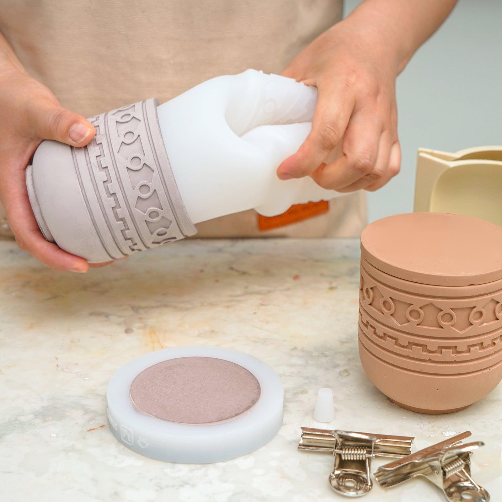 nicole-handmade-arrow-pattern-totem-candle-jar-silicone-mold-concrete-cement-candle-vessel-silicone-mold-home-decoration