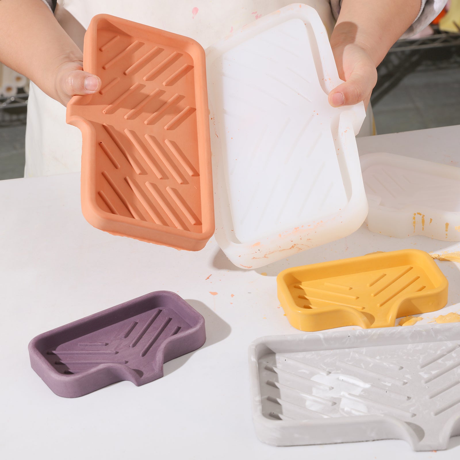 Self-Draining Ceramic Soap Dish