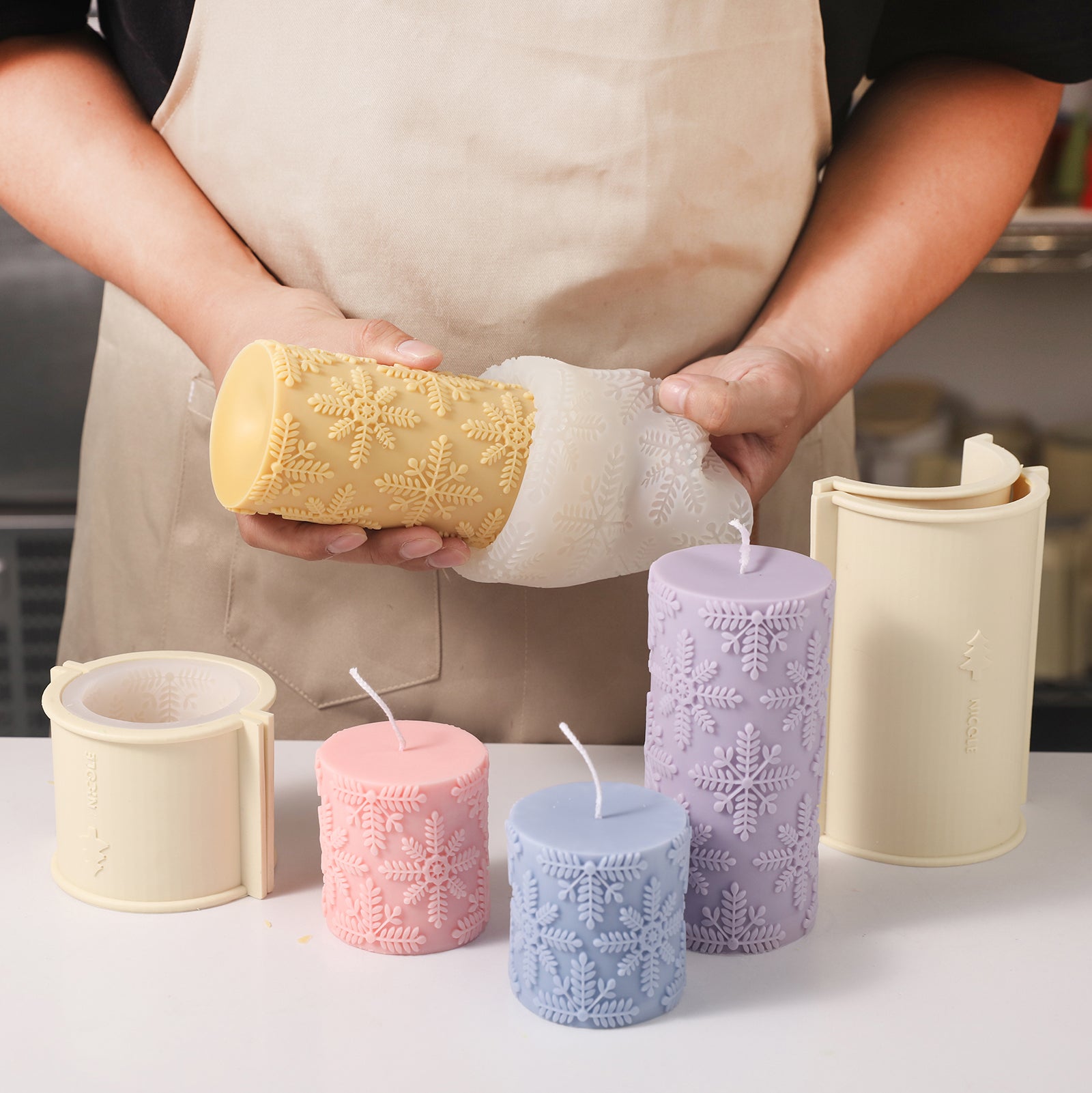 https://boowannicole.com/cdn/shop/files/3nicole-handmade-christmas-candle-collection-silicone-mold-with-snowflake-pattern-for-diy-home-decoration-wax-candle-molds-for-candle-making.jpg?v=1698285674