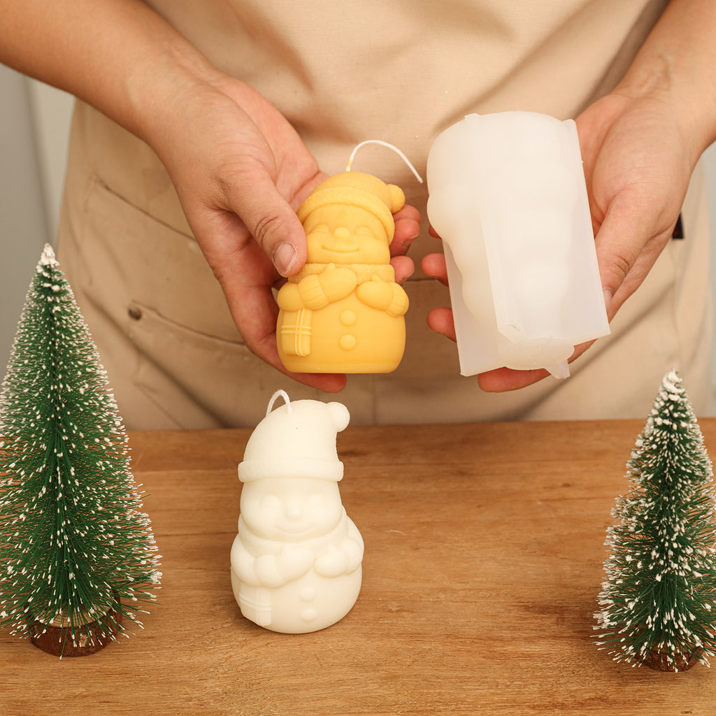 Handheld Display Yellow Hugging Snowy Friend Candle and White Silicone Mold - Boowan Nicole