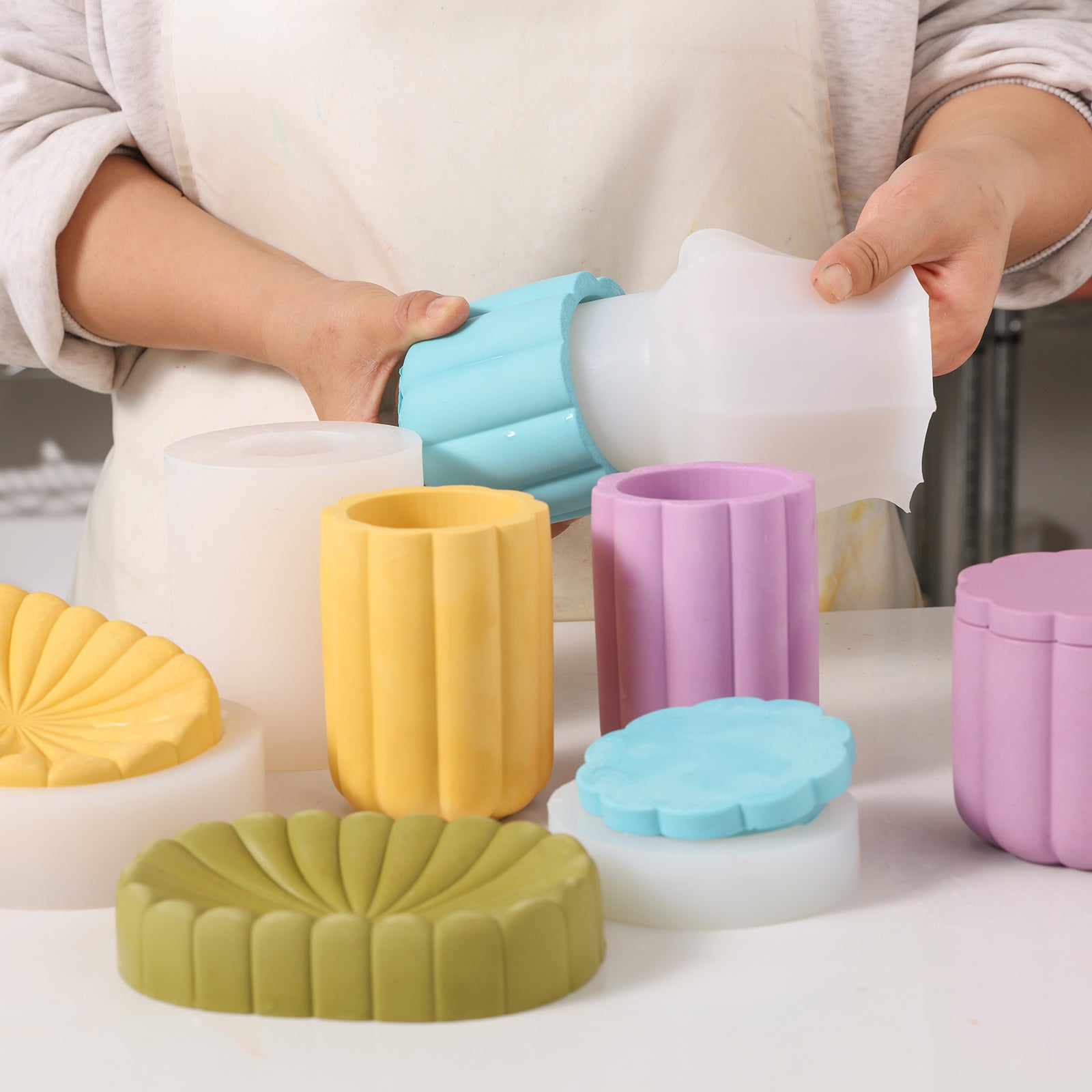 https://boowannicole.com/cdn/shop/files/3nicole-handmade-concrete-silicone-mold-diy-cement-soap-dish-toothbrush-holder-bathroom-accessories-set-mould-nordic-candle-cotton-succulant-jar.jpg?v=1684997724
