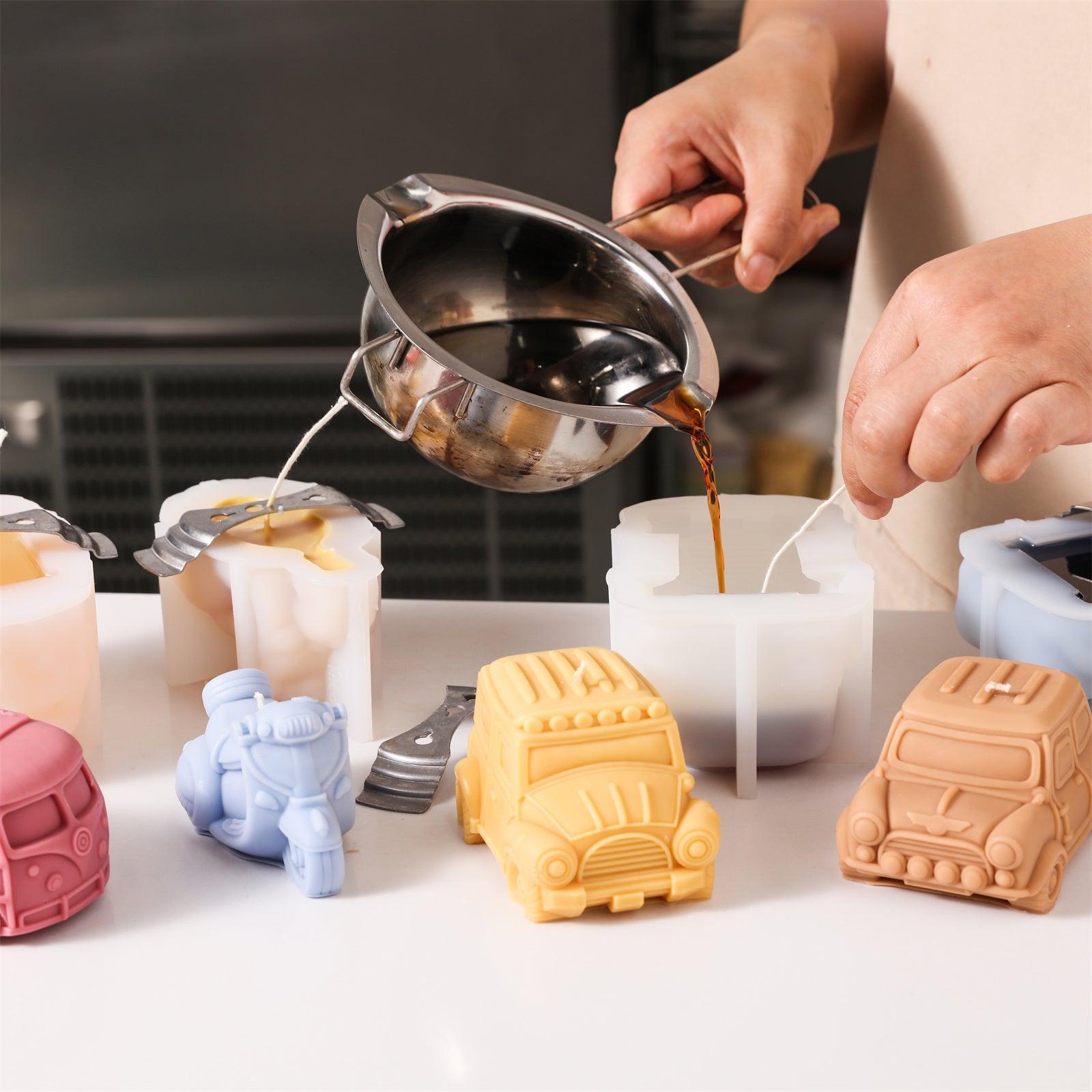 Pour the orange liquid wax into the silicone mold, designed by Boowan Nicole.