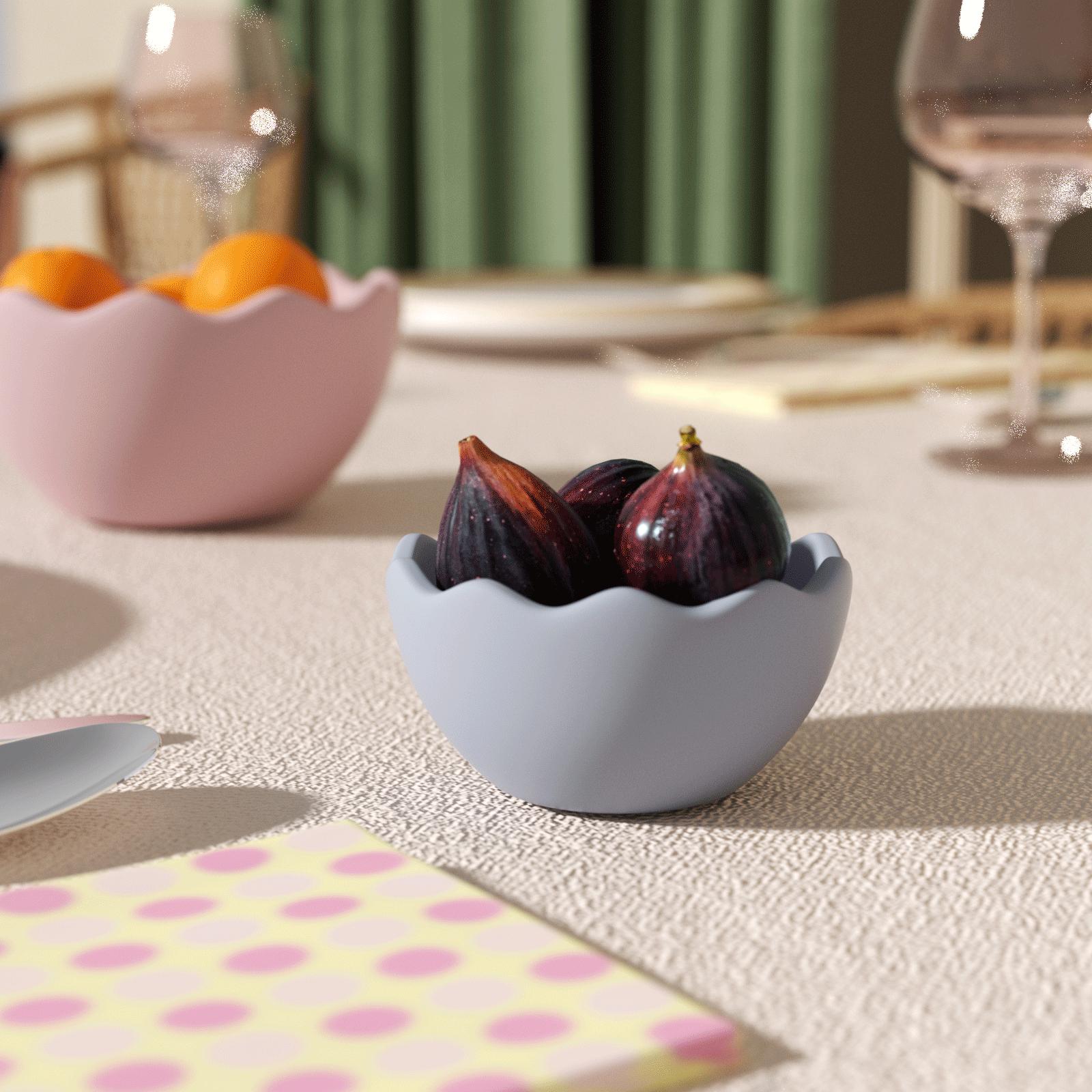 Eggshell bowl with figs