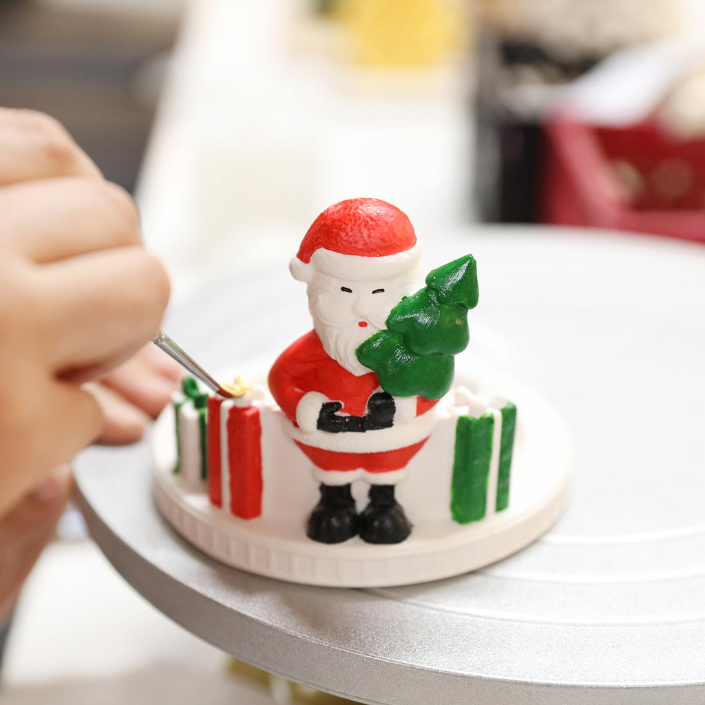 Color in the Santa candle holder, designed by Boowan Nicole.