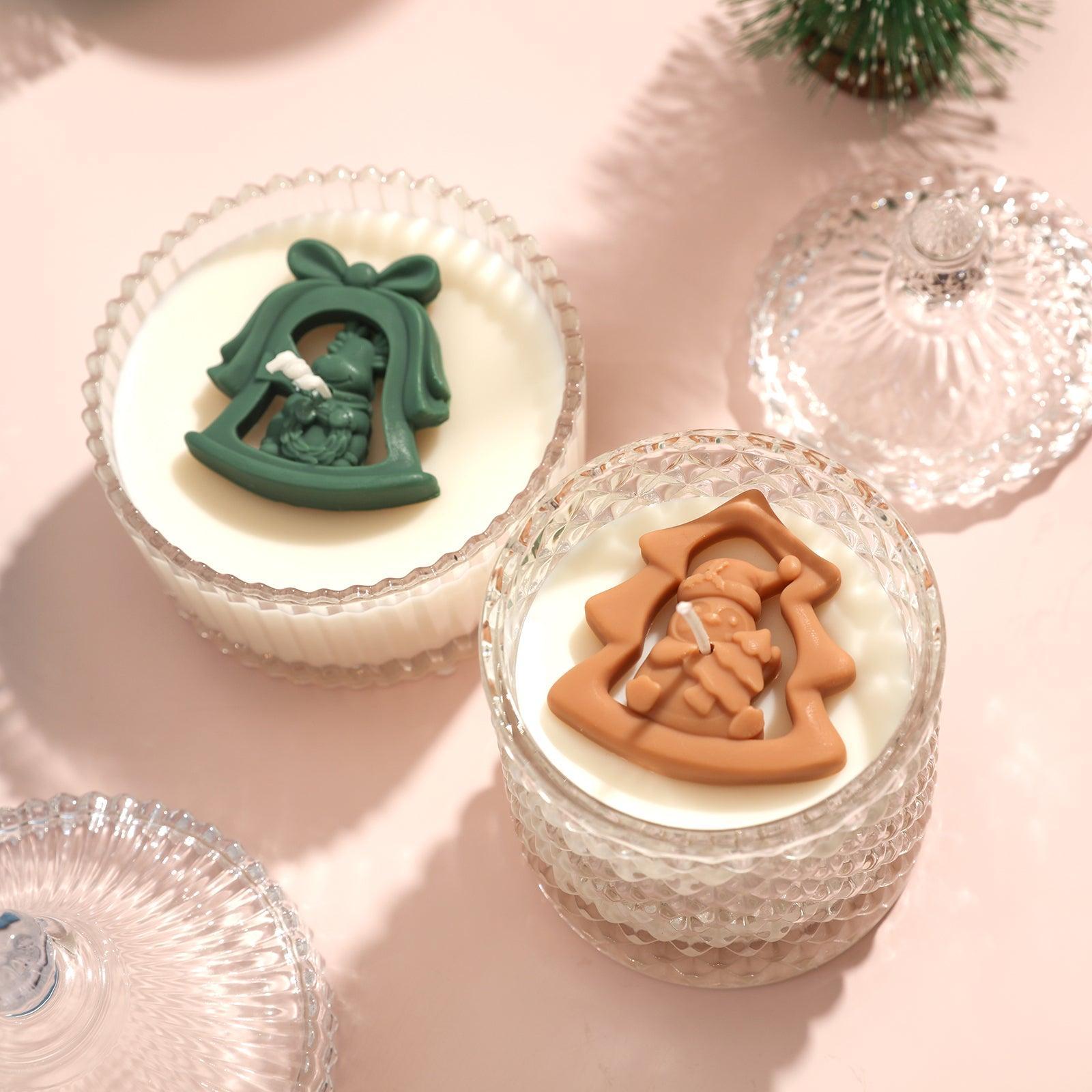 Green and brown candle jar decorations are placed in candle jars as holiday decorations - Boowan Nicole