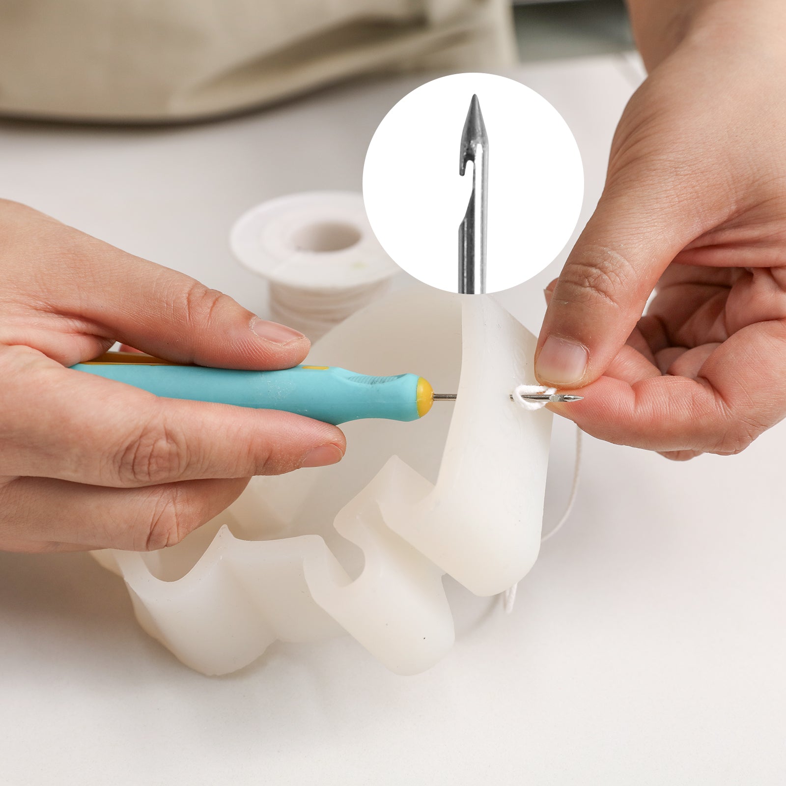 Use of threading tools in silicone molds.