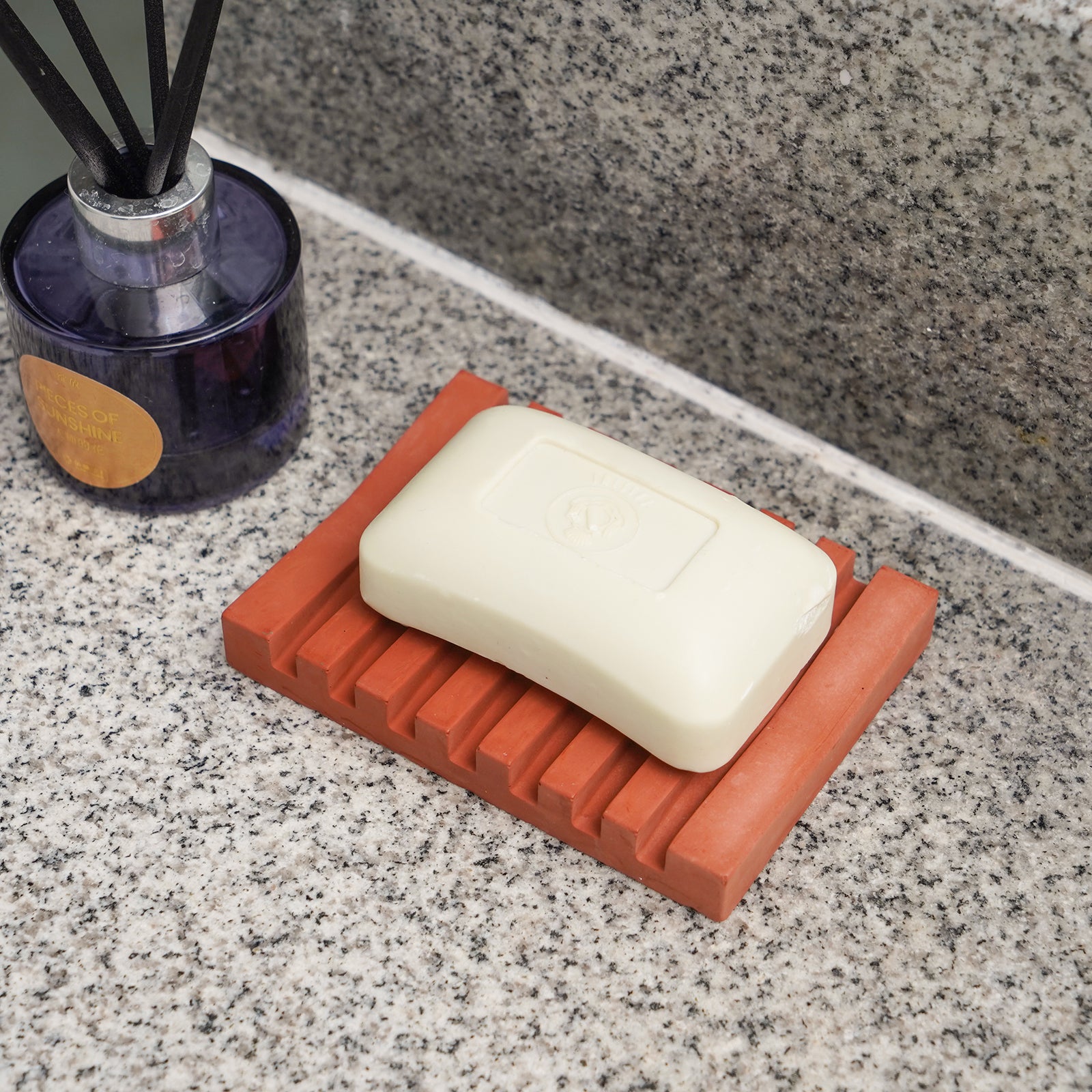 https://boowannicole.com/cdn/shop/files/5nicole-handmade-bathroom-accessories-shower-soap-dish-concrete-soap-dish-holder-silicone-mold.jpg?v=1683507992