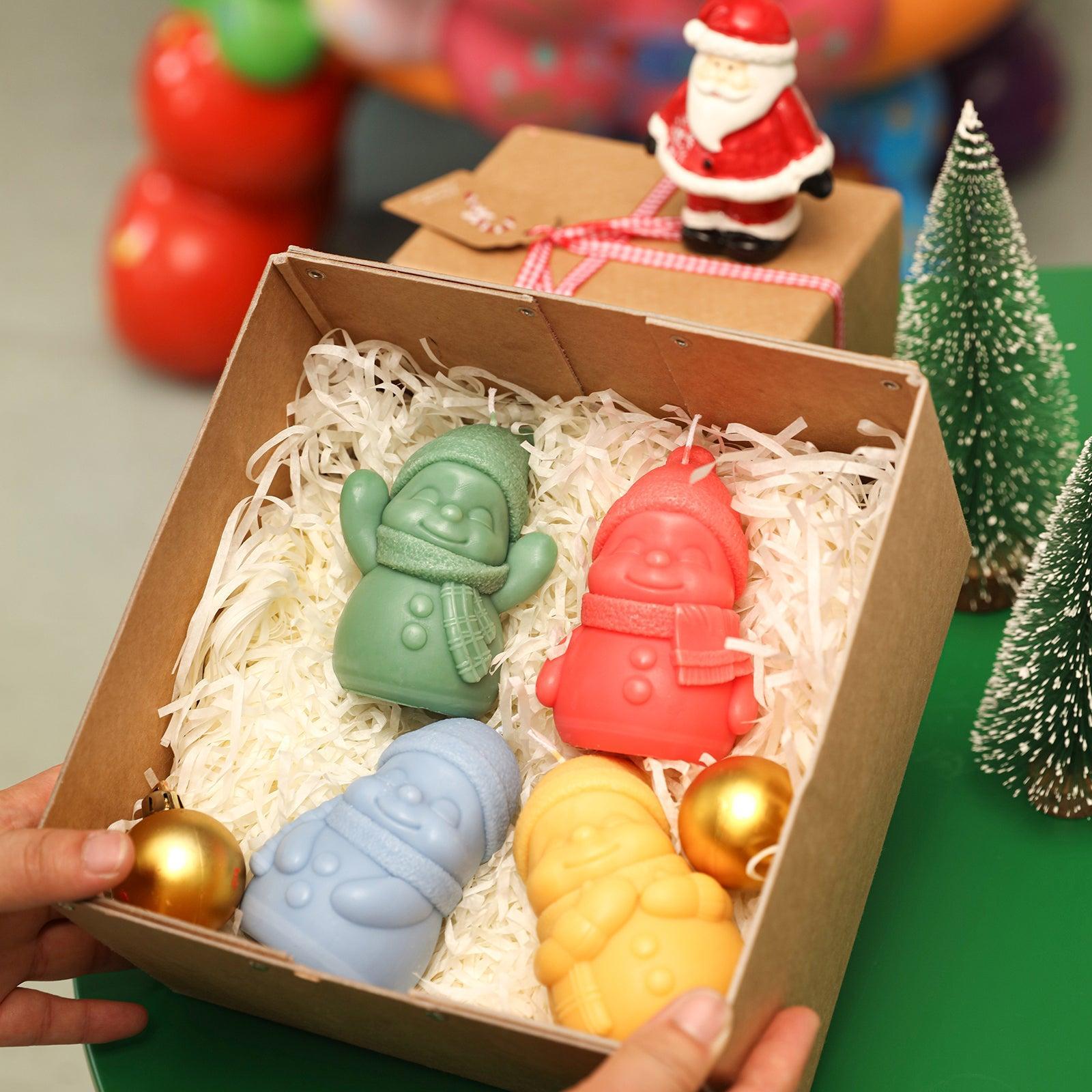 Smiling Snowy Friends Candle in a gift box -Boowan Nicole