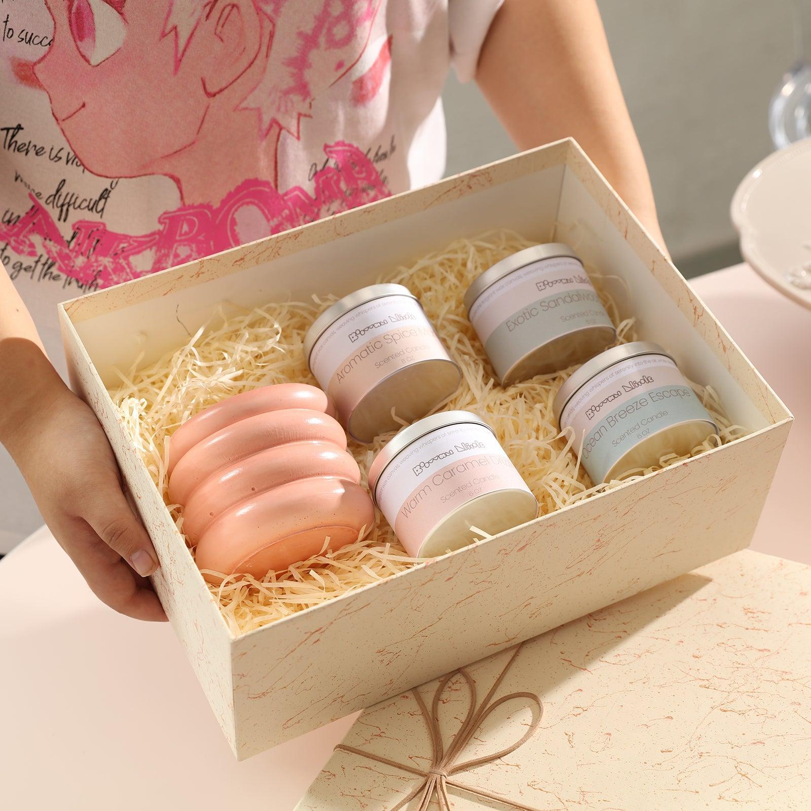 Candle jars and aluminum cans are placed in gift boxes. Handicrafts not only make you happy, but you can also share your happiness with others.