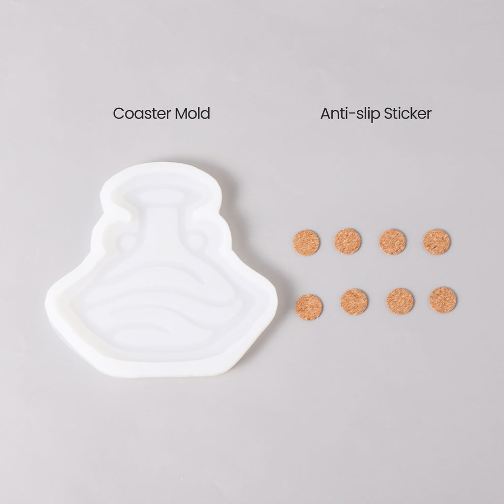 White silicone mold and 8 anti-slip pads, designed by Boowan Nicole.