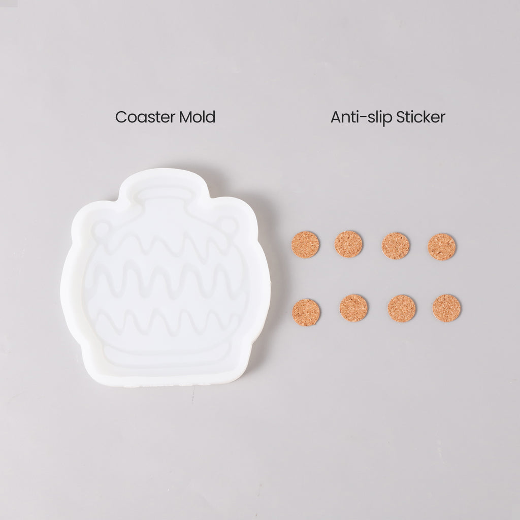 White silicone mold and 8 anti-slip pads, designed by Boowan Nicole.