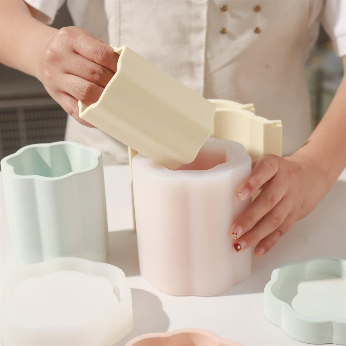 Column Jar Medium Floral Column Storage Jar Silicone Mold – Boowan Nicole