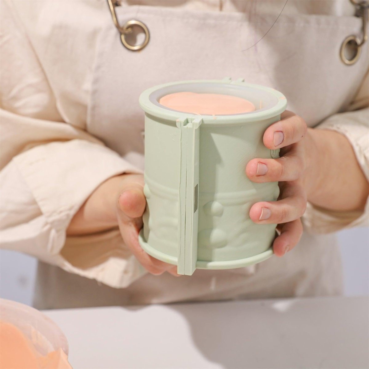 Defoaming by hand pressing-Boowan Nicole