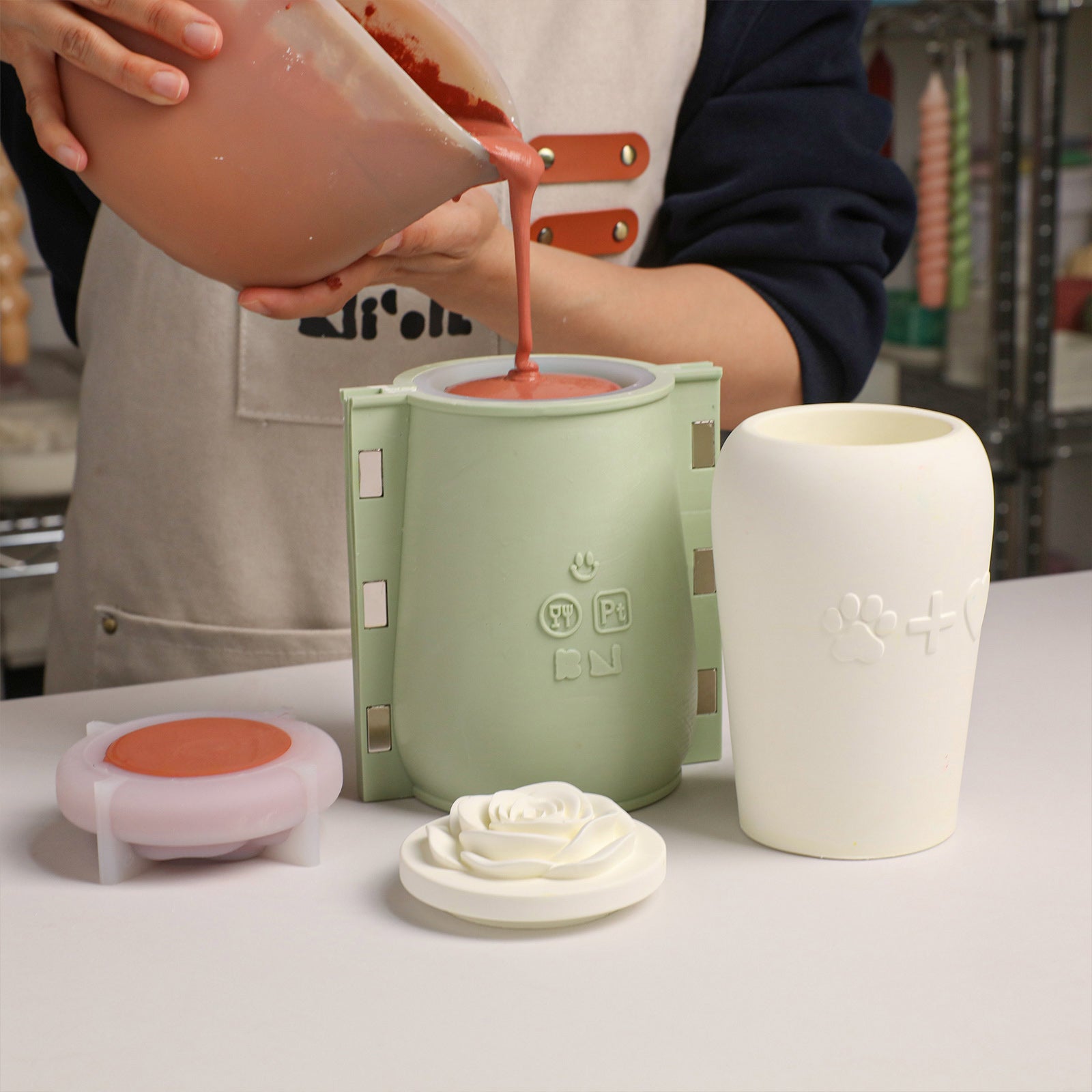 Pouring Resin/Cement into Pet Urn Silicone Mold - Boowan Nicole