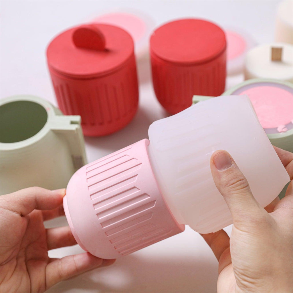 Unmolding a pink geometric candle jar from a silicone mold - Boowan Nicole