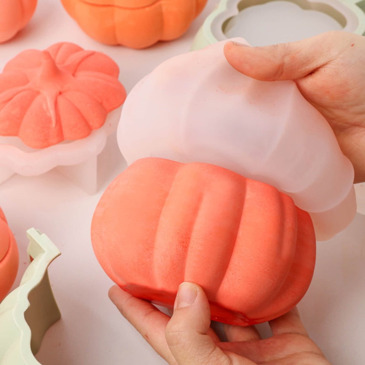 Demolding the tomato candle jar from the silicone mold - Boowan Nicole