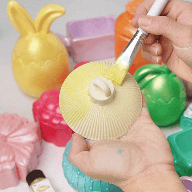 Details of decorating candle jars with mica powder -Boowan Nicole