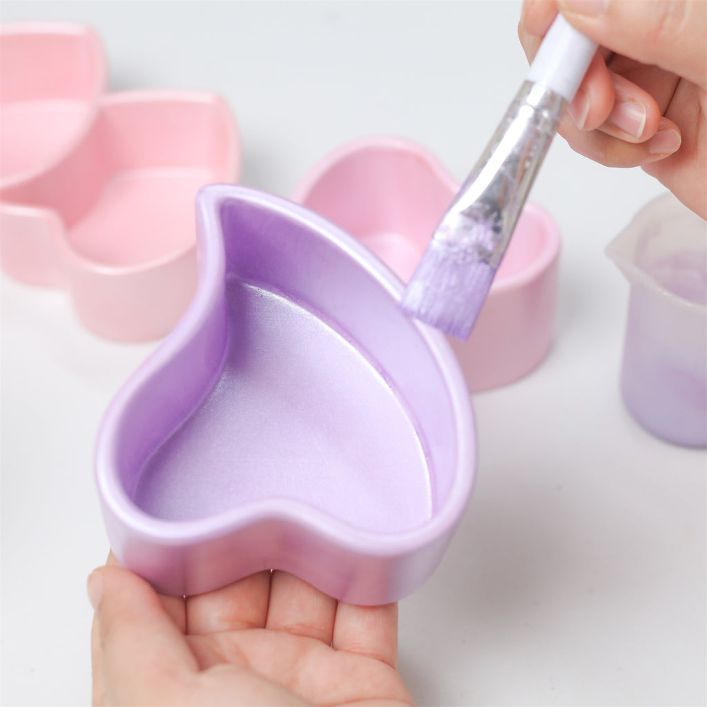 Hand-painting the heart-shaped candle jar in purple adds a more elegant touch-Boowan Nicole