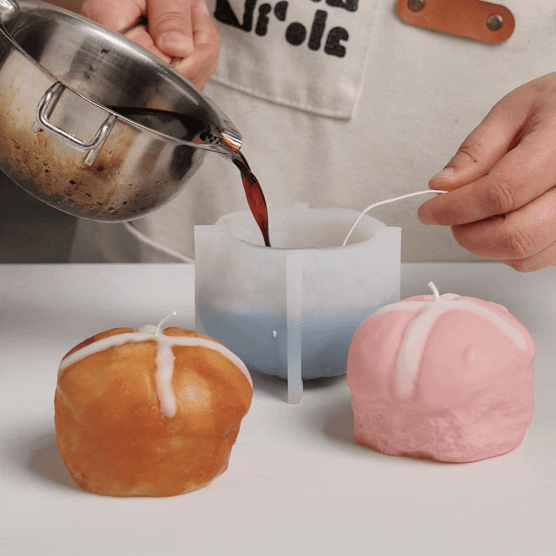 Hot Cross Bun Scented Candle on Blue Plate with Lemon Slice - Boowan Nicole