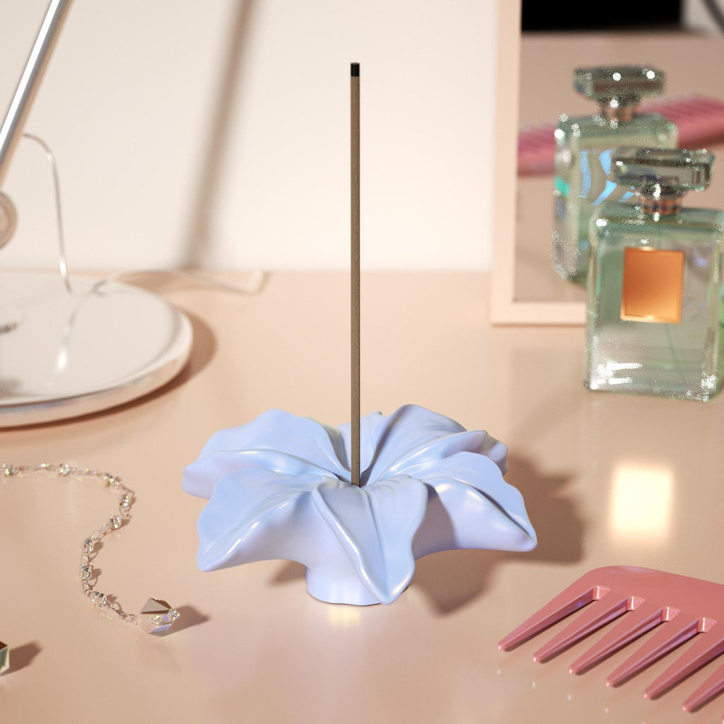 Blooming lily incense holder adds a touch of vitality and charm to your desktop-Boowan Nicole