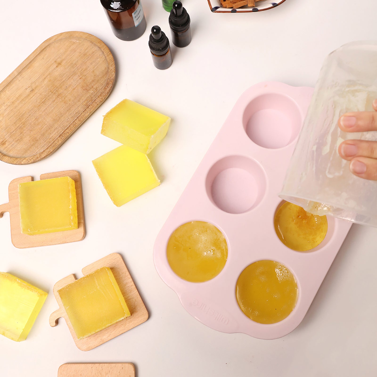 Pouring Osmanthus Soap Base into Mold - Boowan Nicole