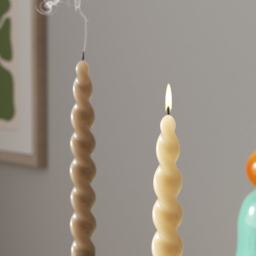 Twisted spiral candles are perfect for lighting on the dining table, featuring a dripless design-Boowan Nicole