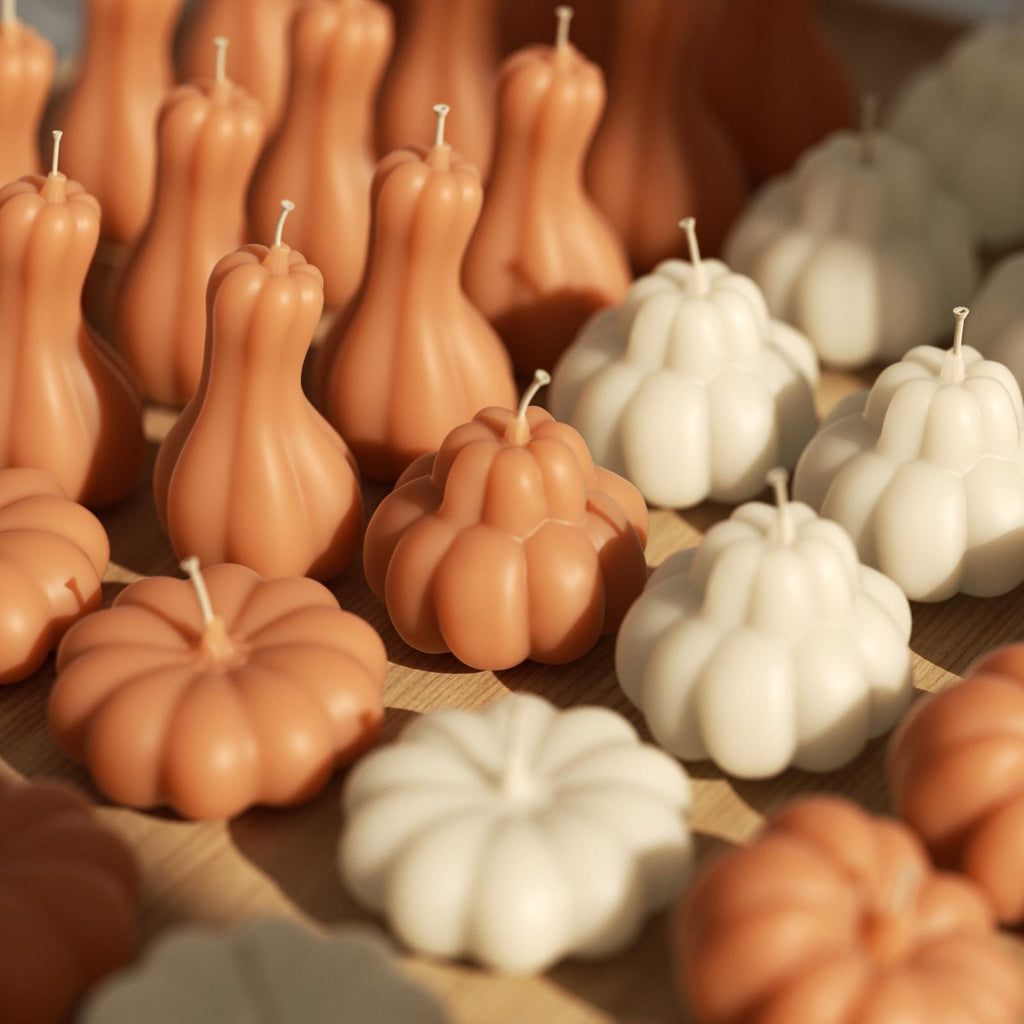 Small-batch handmade pumpkin candles in pumpkin orange and white colors - Boowan Nicole