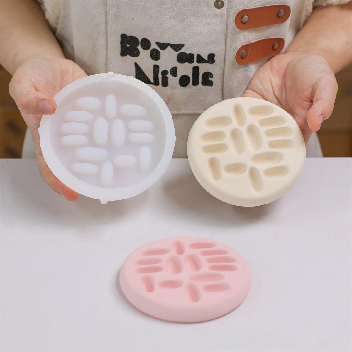 Soft silicone ring tray mold with finished tray example - Boowan Nicole