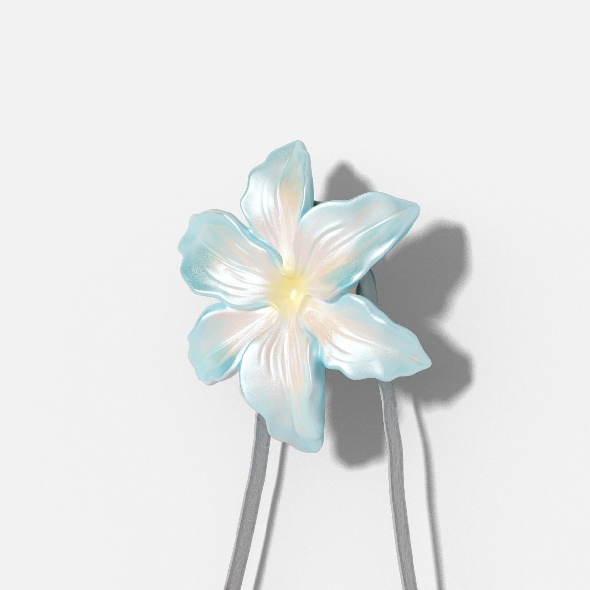 Handmade lily hook with white and blue shimmering mica powder and acrylic glossy varnish - Boowan Nicole