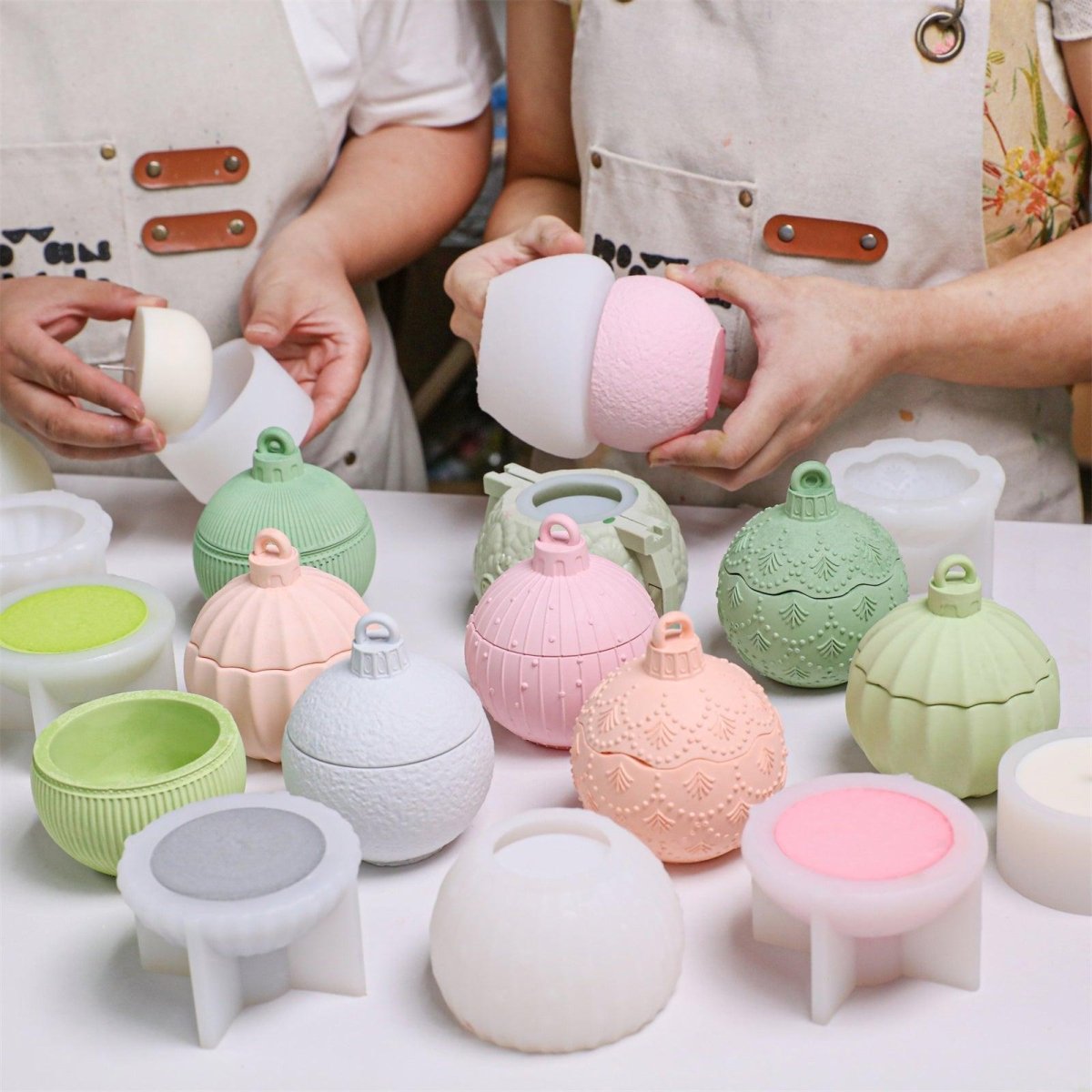 Christmas bauble candle jar silicone molds with support shell — easy demolding for bulk candle making - Boowan Nicole