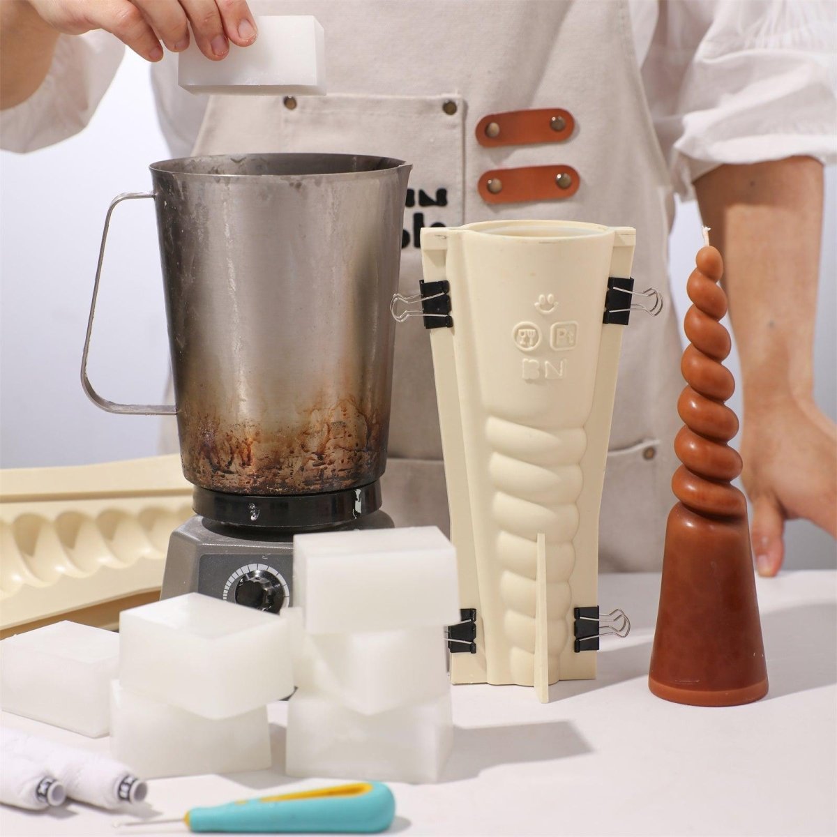 Melt the pre-cut 4oz paraffin wax blocks - Boowan Nicole