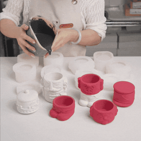 Animation of pouring cement into the nutcracker candle jar silicone molds